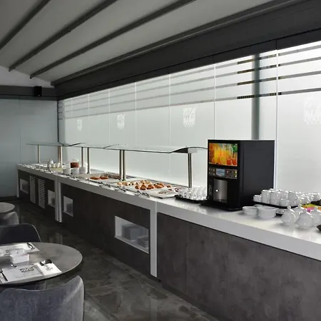 4-يو ميتامورفوسي